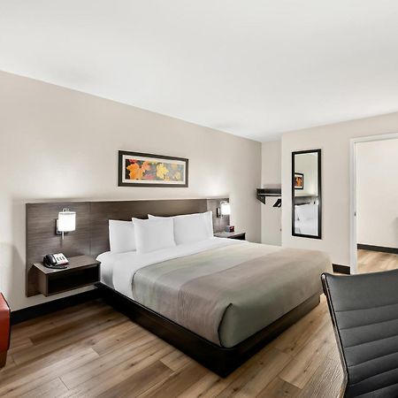 Quality Inn & Suites Dumas Экстерьер фото