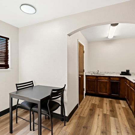 Quality Inn & Suites Dumas Экстерьер фото