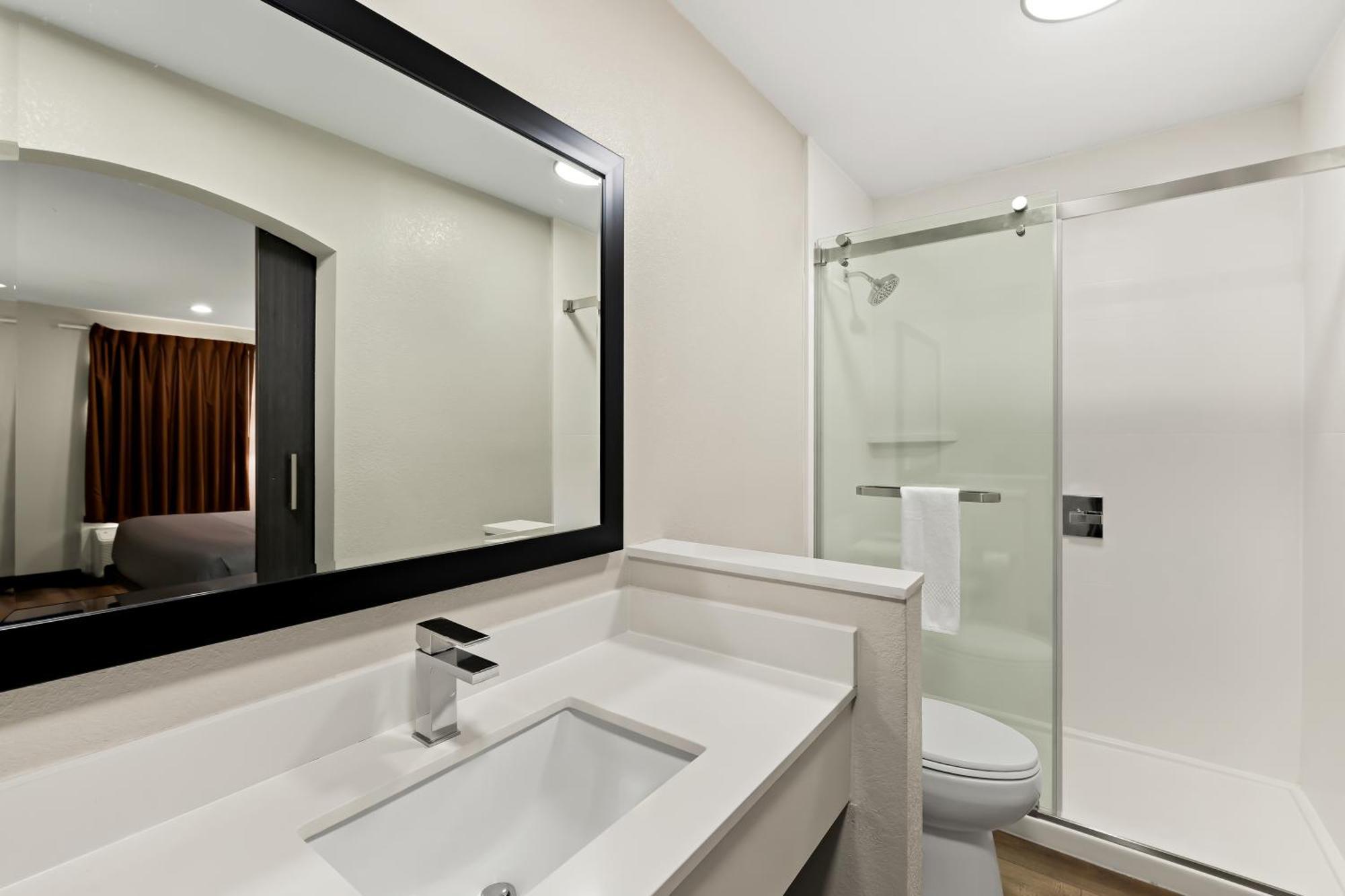 Quality Inn & Suites Dumas Экстерьер фото