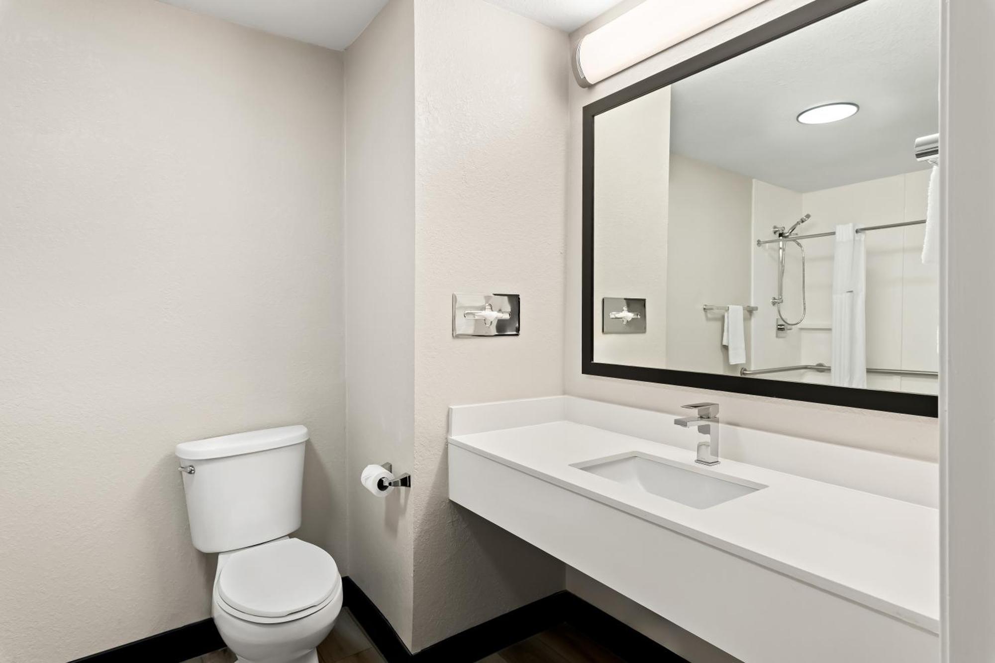 Quality Inn & Suites Dumas Экстерьер фото