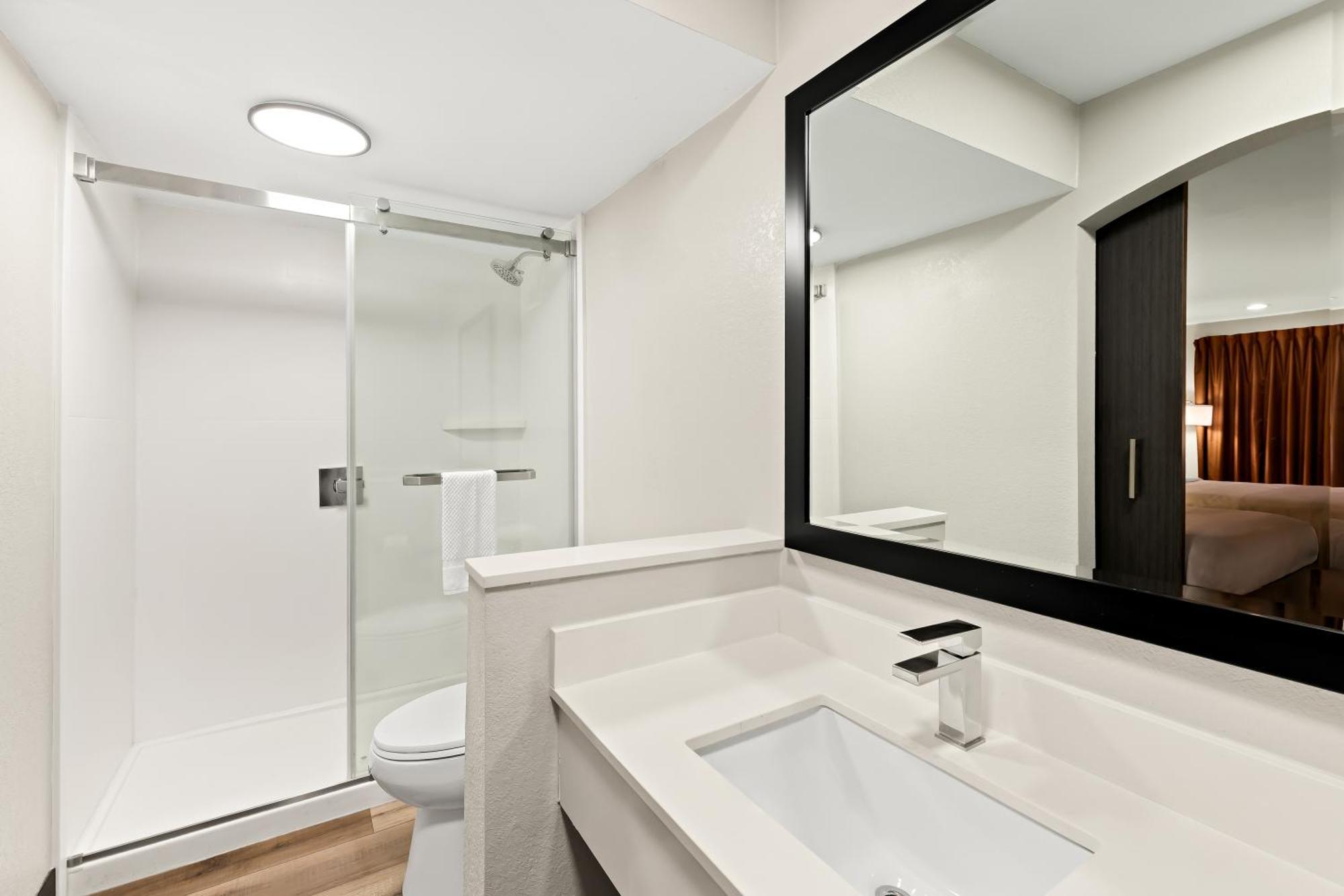 Quality Inn & Suites Dumas Экстерьер фото