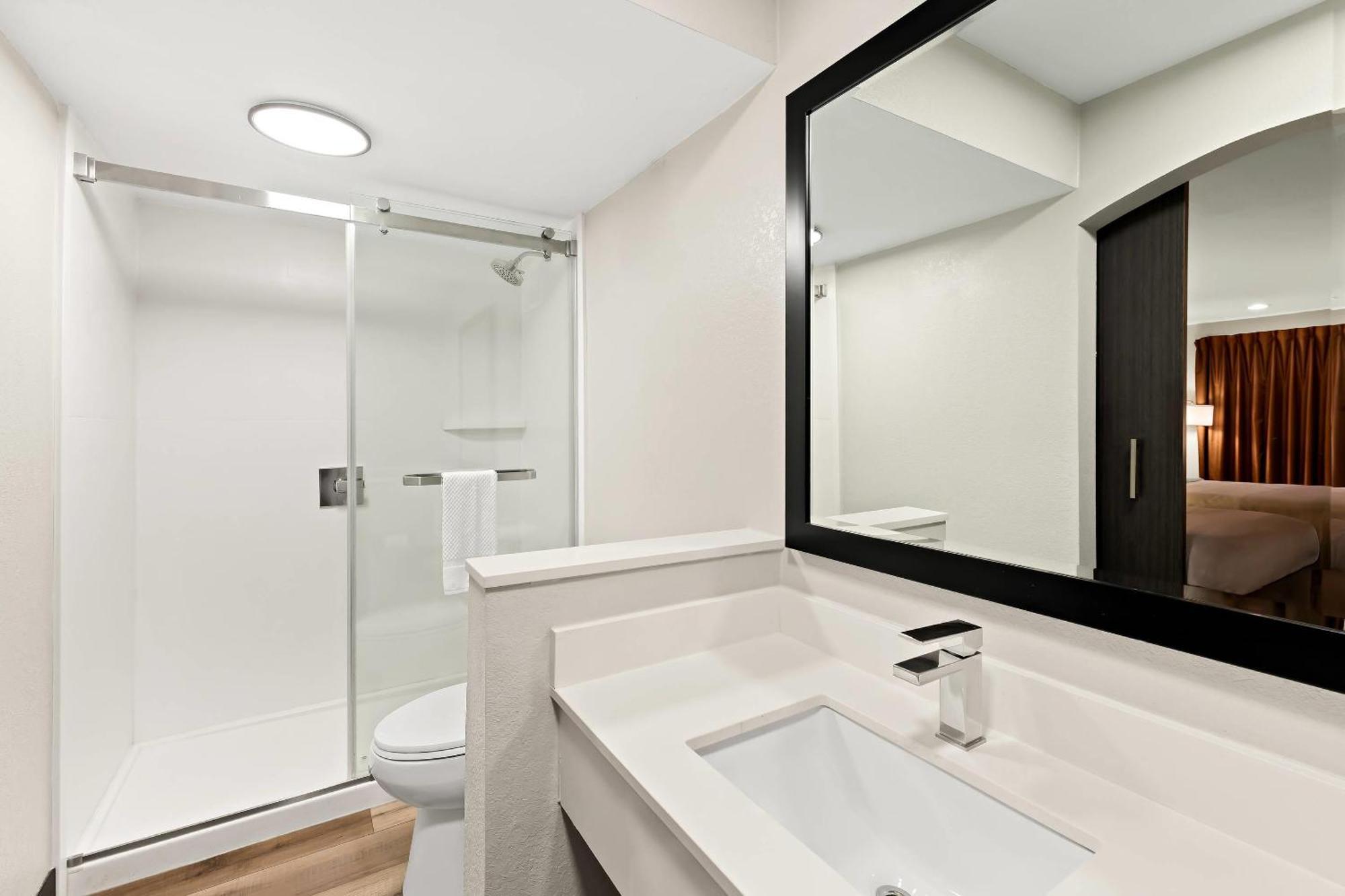 Quality Inn & Suites Dumas Экстерьер фото